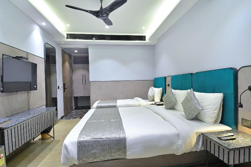 Hotel Uptown By La Exito Hotels image