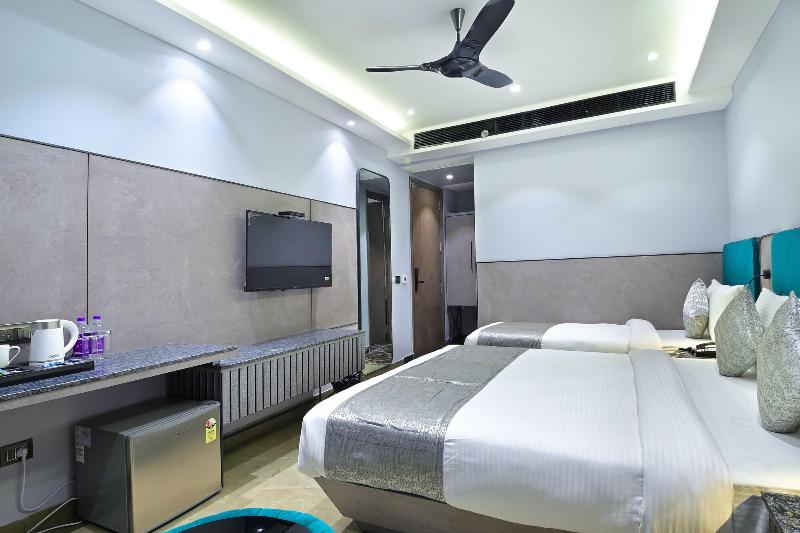 Hotel Uptown By La Exito Hotels image