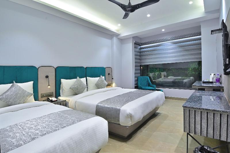 Hotel Uptown By La Exito Hotels image