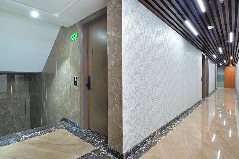 Hotel Uptown By La Exito Hotels image