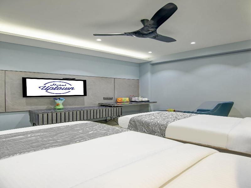 Hotel Uptown By La Exito Hotels image