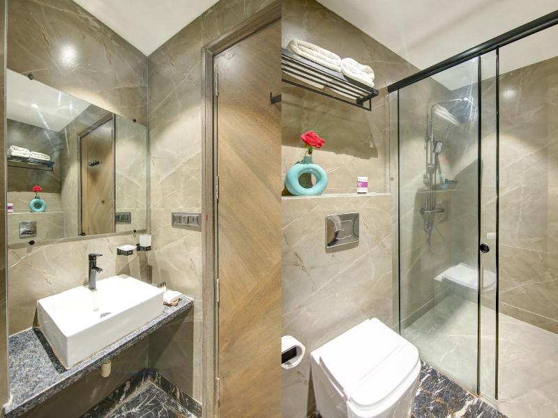 Hotel Uptown By La Exito Hotels image