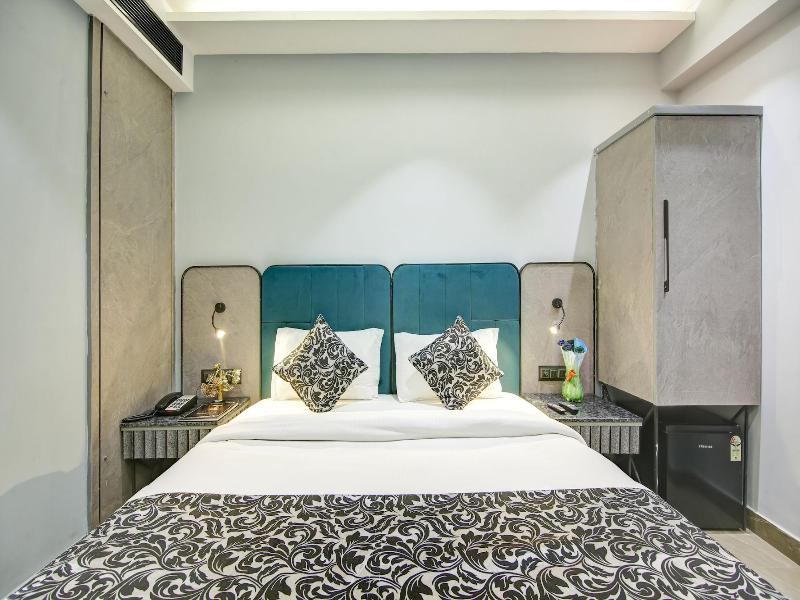 Hotel Uptown By La Exito Hotels image