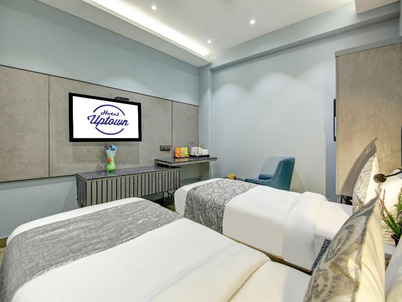 Hotel Uptown By La Exito Hotels image