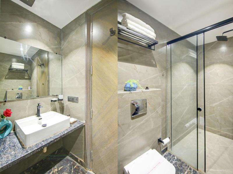 Hotel Uptown By La Exito Hotels image
