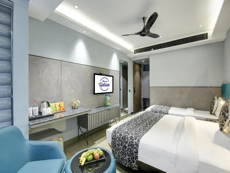 Hotel Uptown By La Exito Hotels image