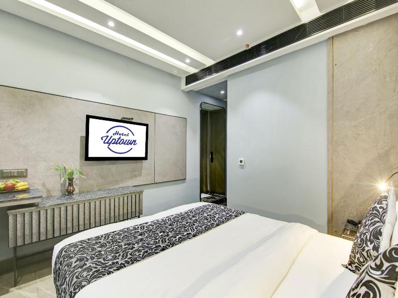Hotel Uptown By La Exito Hotels image