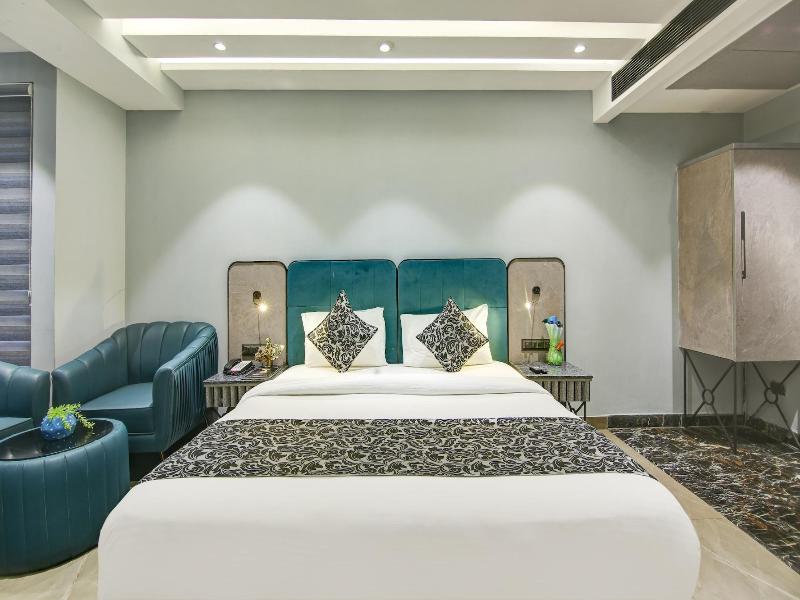 Hotel Uptown By La Exito Hotels image