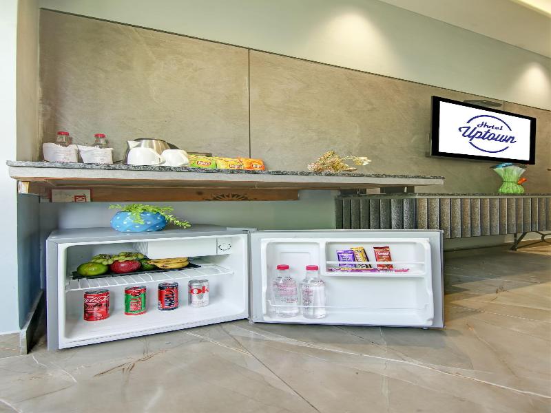 Hotel Uptown By La Exito Hotels image