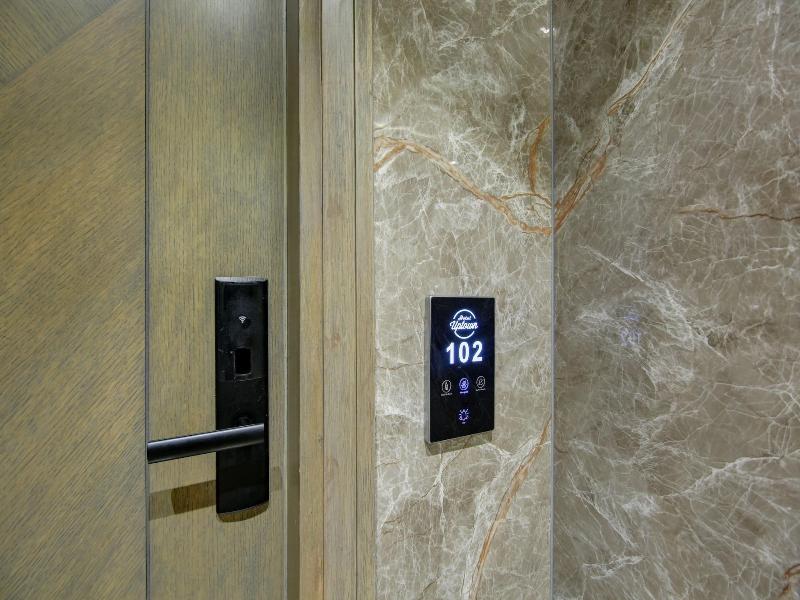 Hotel Uptown By La Exito Hotels image