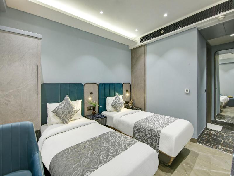 Hotel Uptown By La Exito Hotels image
