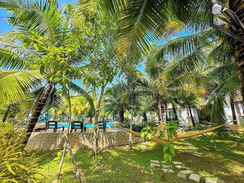 Fla Village image