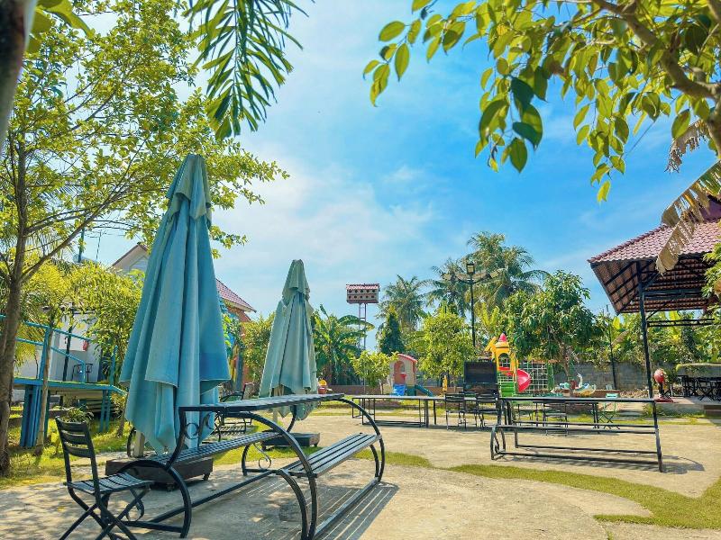 Fla Village image