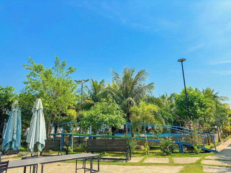 Fla Village image