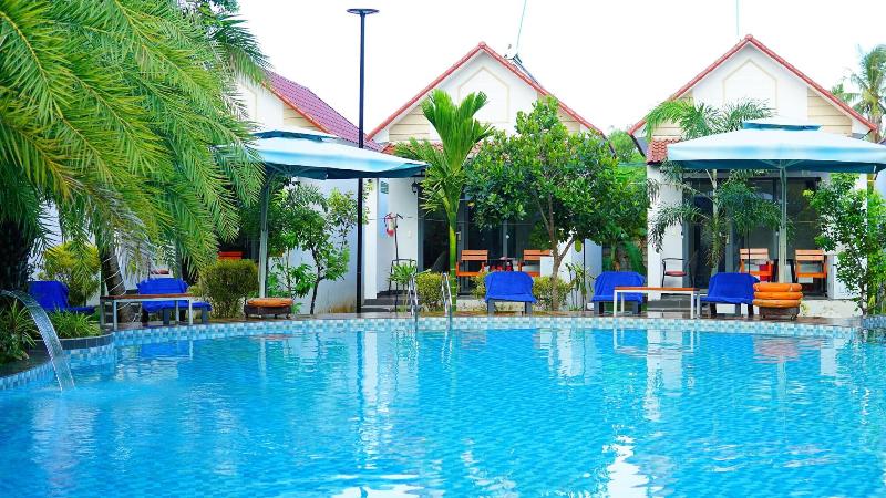 Fla Village image