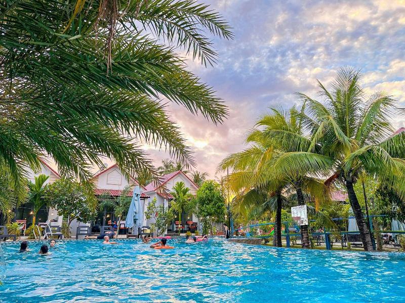 Fla Village image