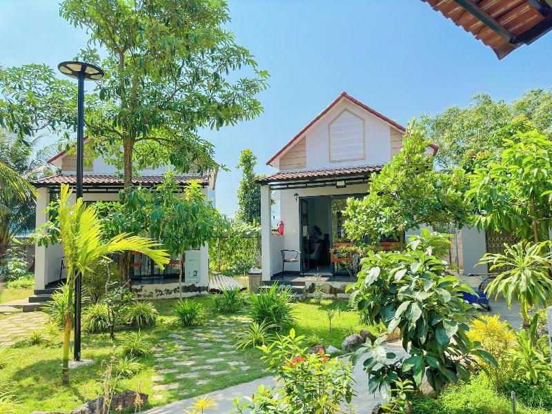 Fla Village image