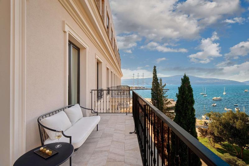 Porto Palace image