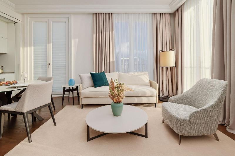 Porto Palace image