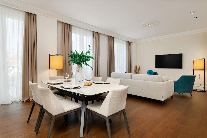 Porto Palace image