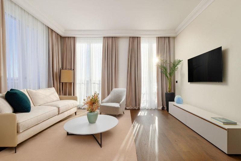 Porto Palace image