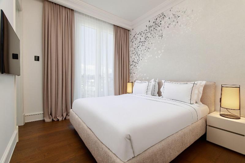 Porto Palace image