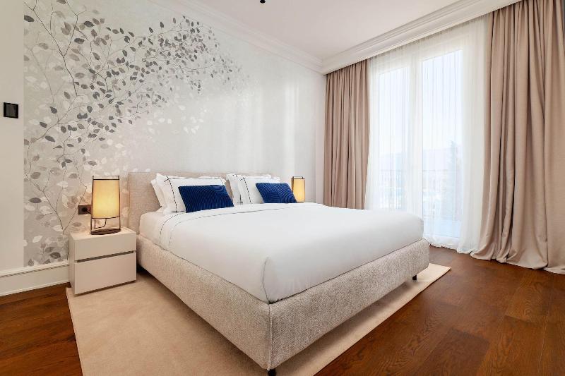 Porto Palace image