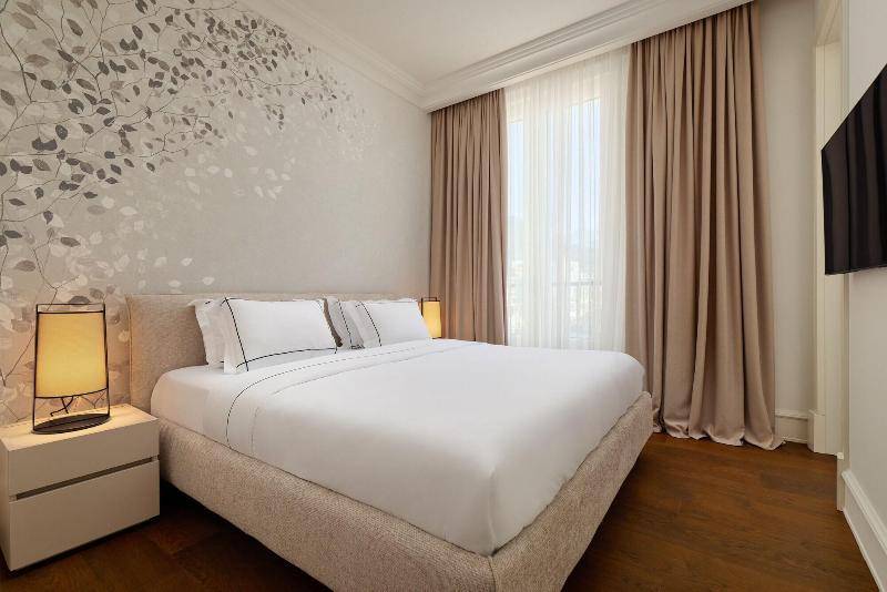 Porto Palace image