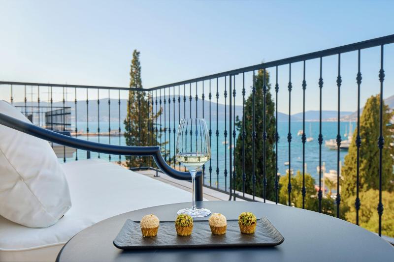 Porto Palace image