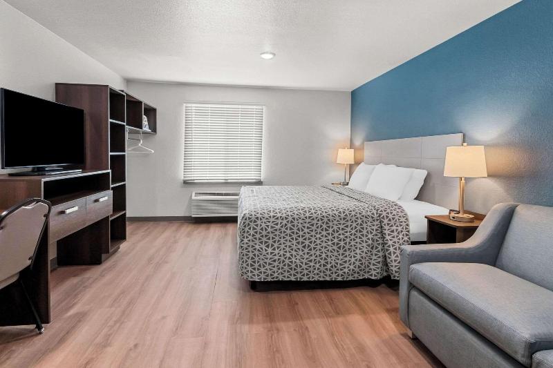 Woodspring Suites Waco South image
