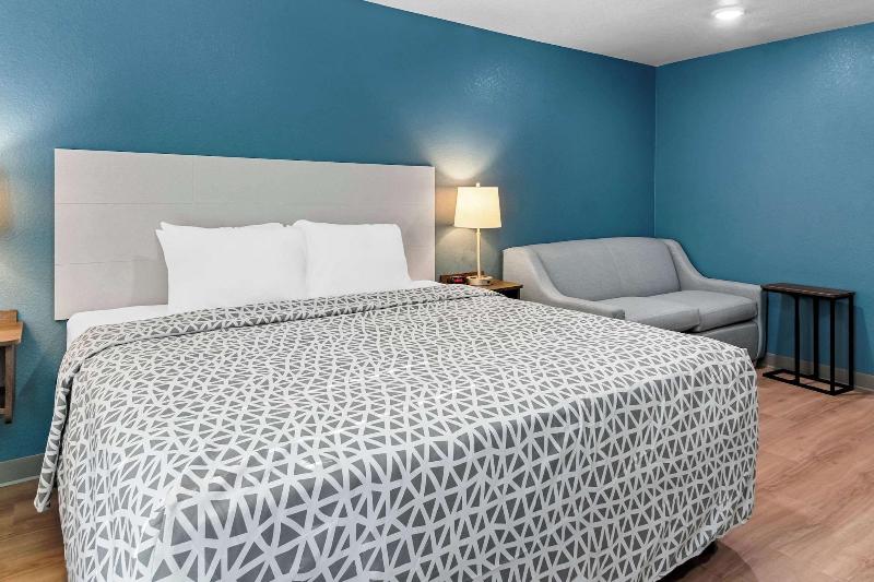 Woodspring Suites Waco South image