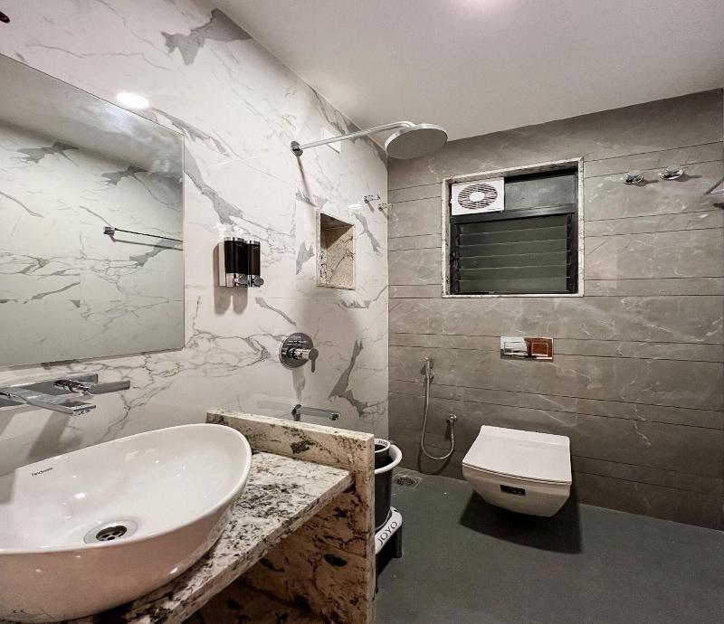 J Square Inn