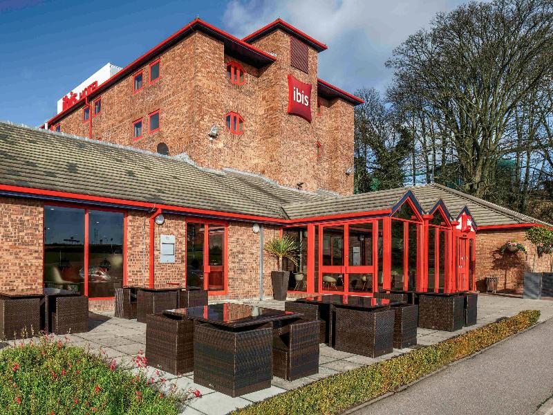 Ibis London Luton Airport image