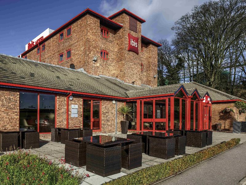 Ibis London Luton Airport image