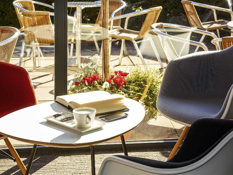 Ibis London Luton Airport image