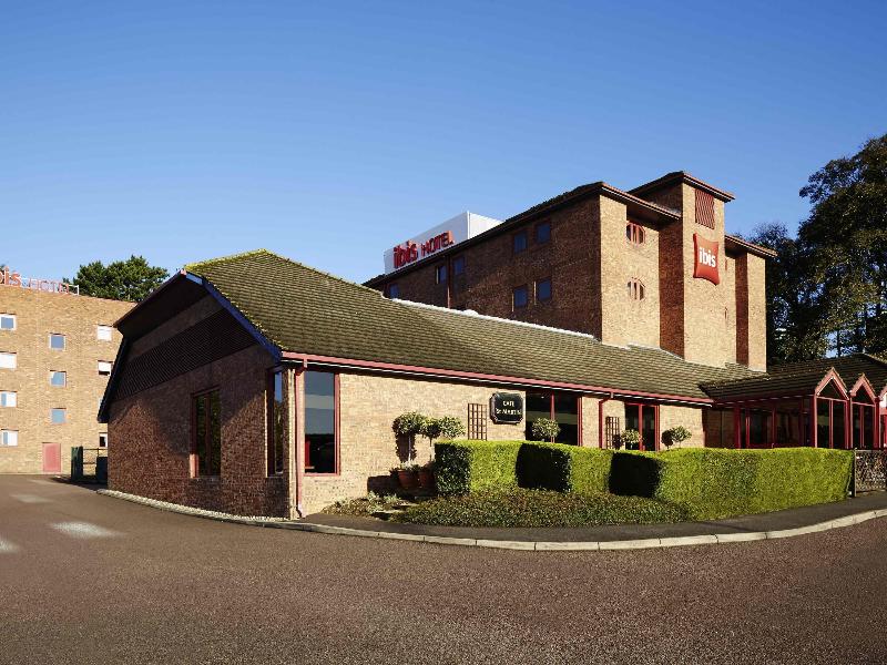 Ibis London Luton Airport image