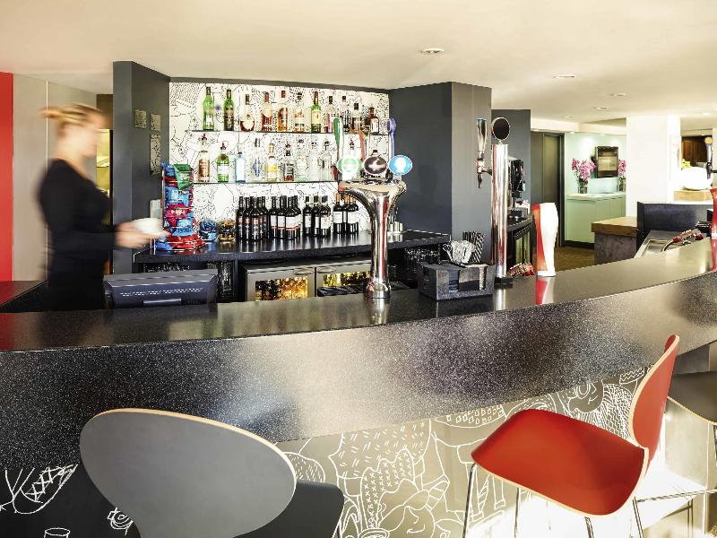 Ibis London Luton Airport image