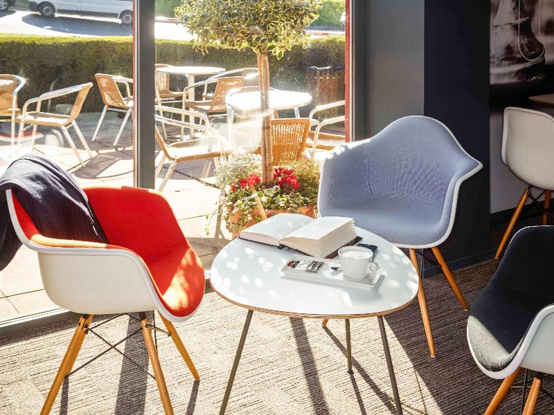 Ibis London Luton Airport image