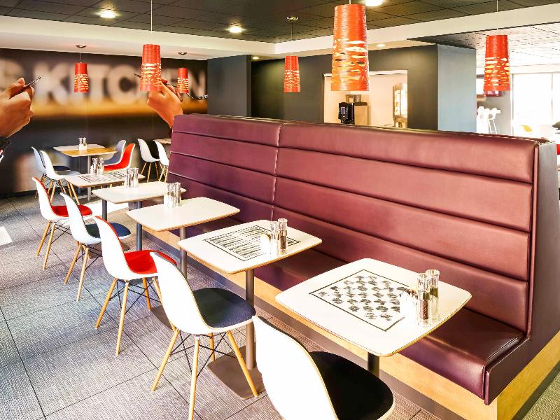 Ibis London Luton Airport image