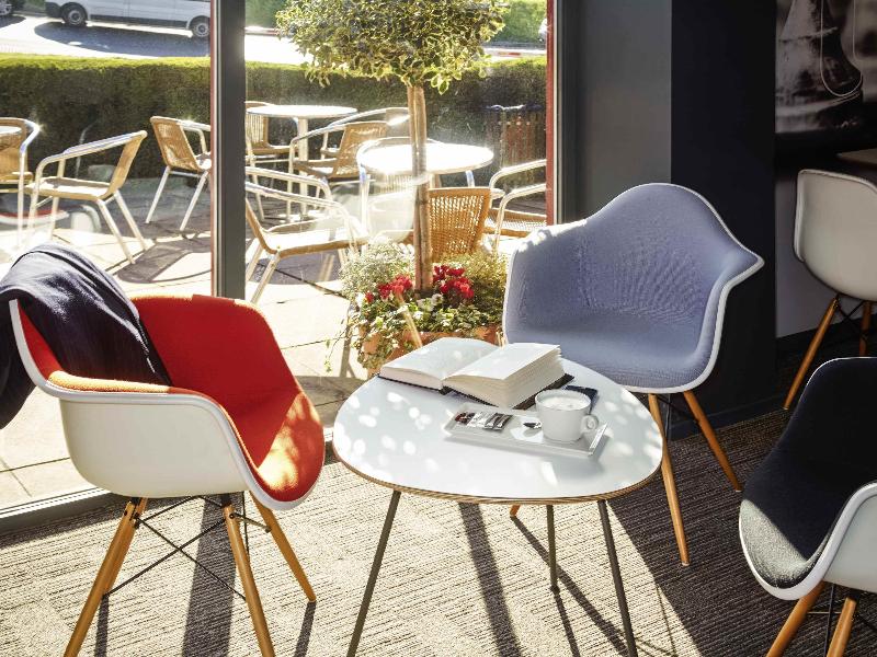 Ibis London Luton Airport image