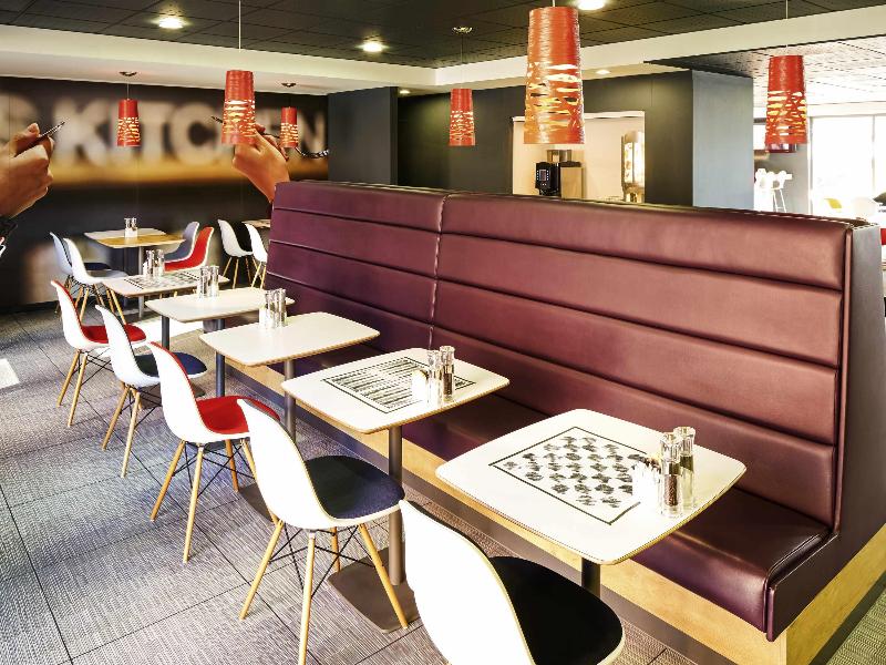 Ibis London Luton Airport image