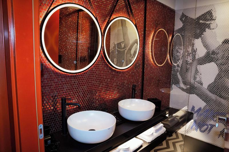 Kind Places Suite Experience image