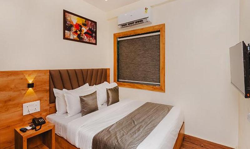 Fabhotel Airport Palace image