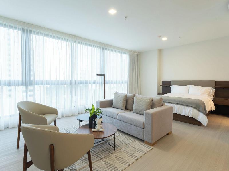 Arcadia Condo Suites image
