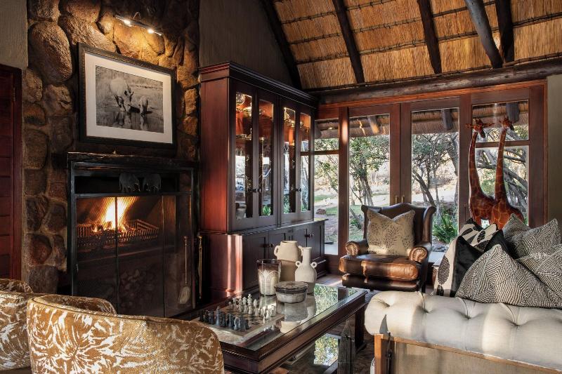 Ndlovu Safari Lodge