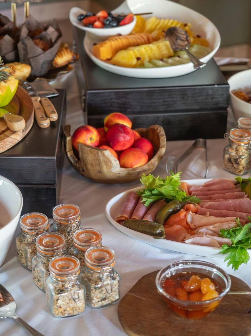 Ndlovu Safari Lodge
