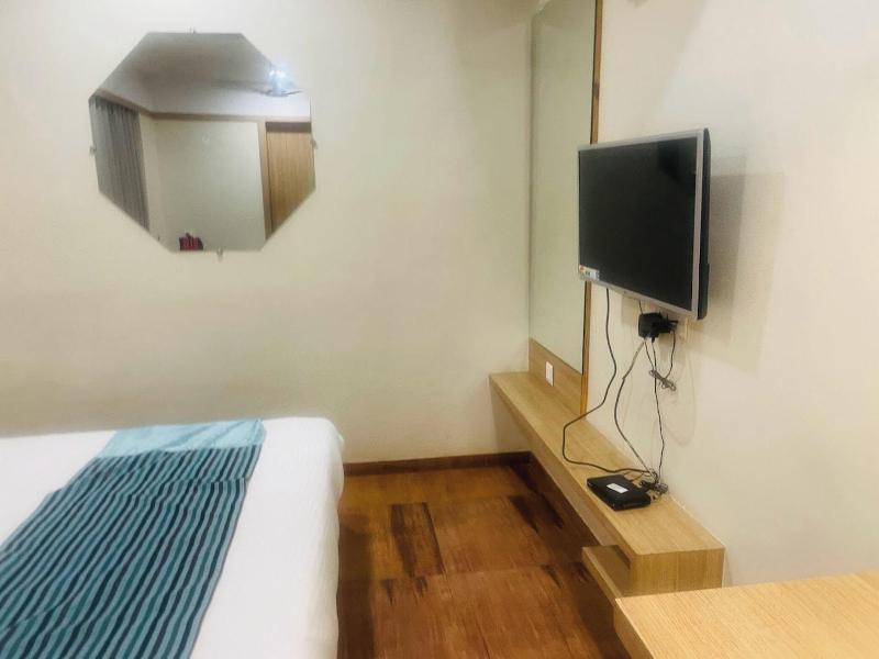 Hotel Everland Rajkot image