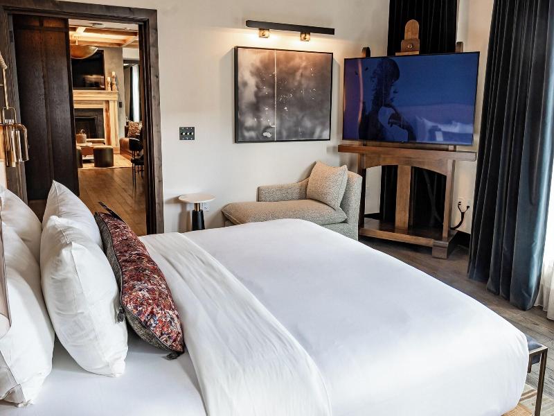 Hotel Renegade image