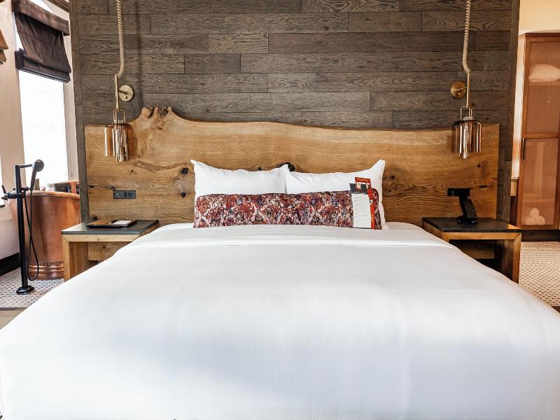 Hotel Renegade image