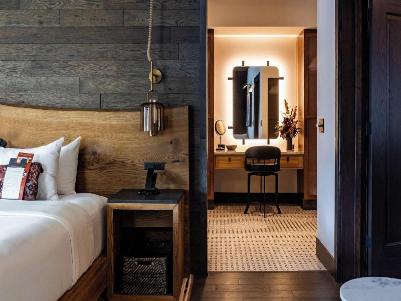 Hotel Renegade image